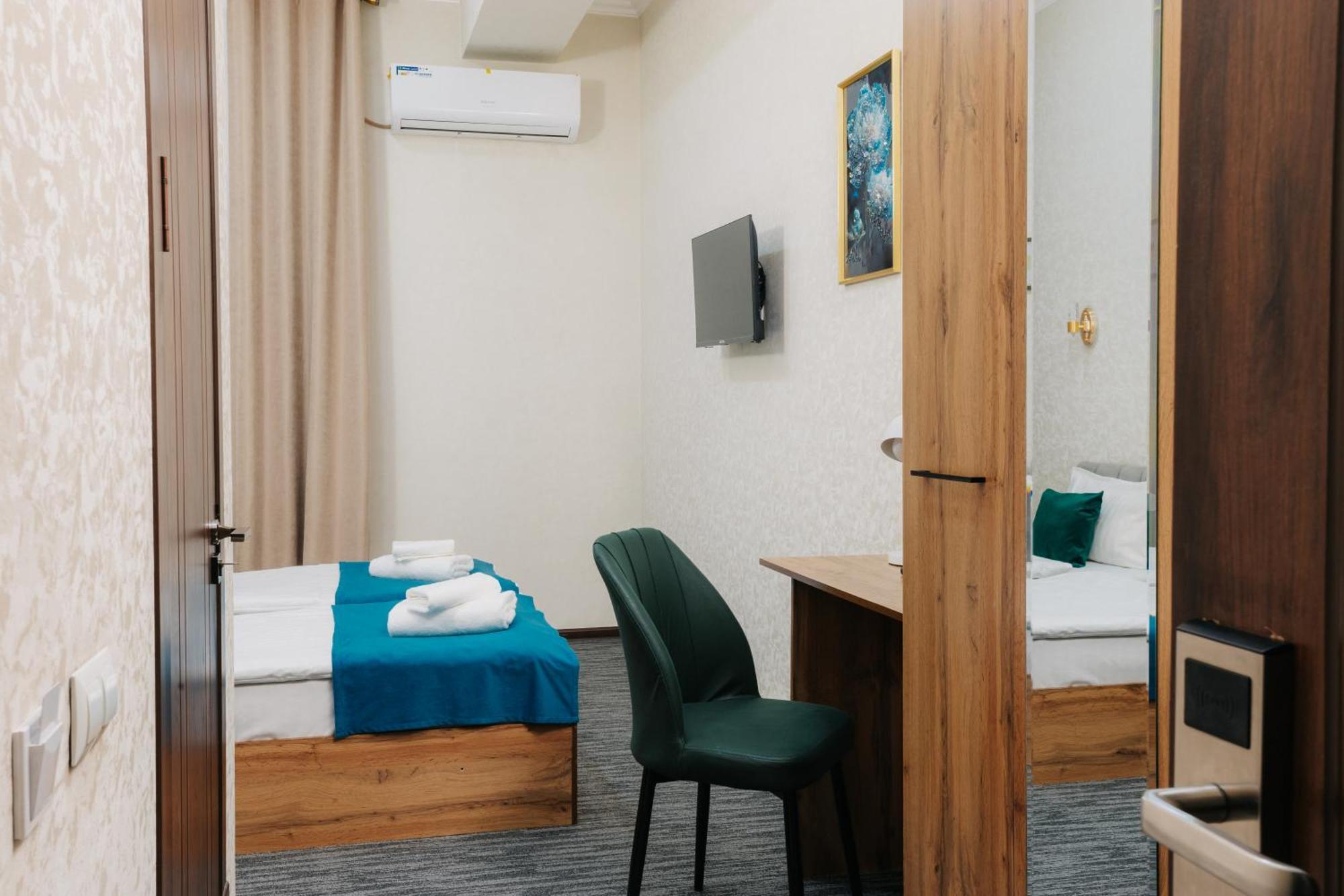 Resident Hotel Tashkent Exterior foto